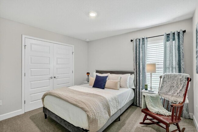 Building Photo - 8652 Waterstone Blvd