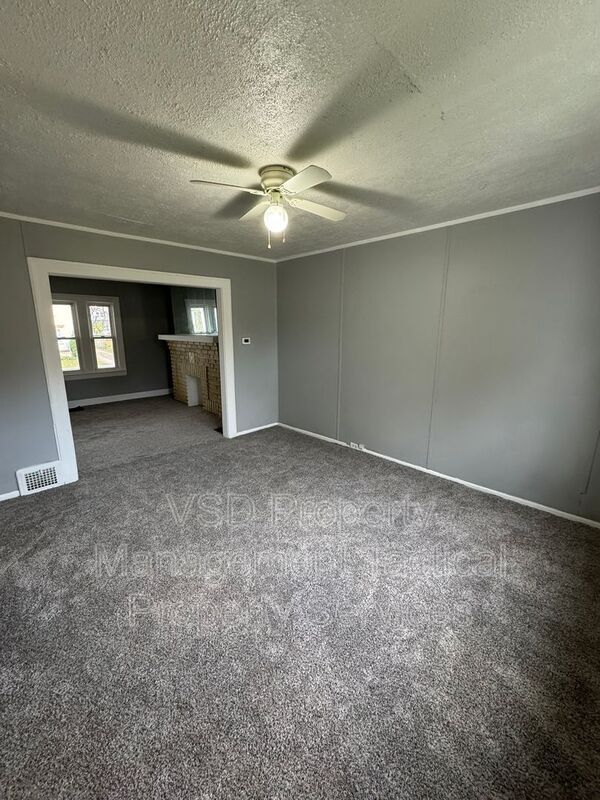 Building Photo - 12713 Rexwood Ave