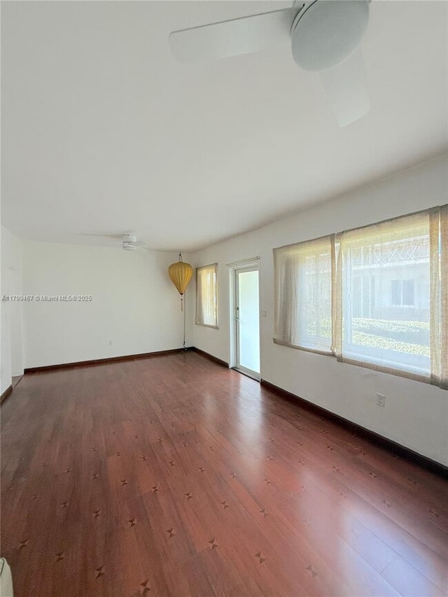 Building Photo - 1110 Venetian Way