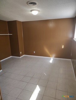 Building Photo - 1015 Hall Ave