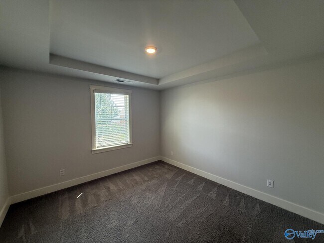 Building Photo - 22 Desert Oak Ct SW