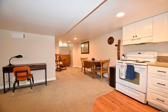 Building Photo - 2689 E Barbey Dr