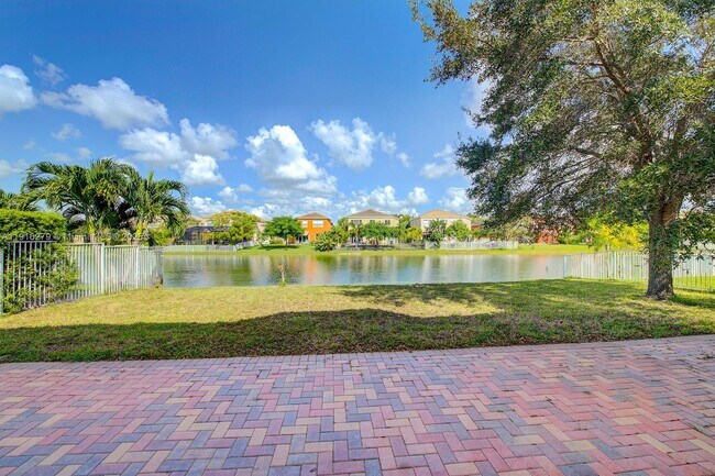 Building Photo - 15711 SW 53rd Ct