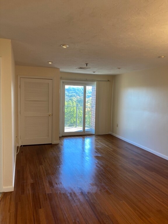 Building Photo - 230 Willard St