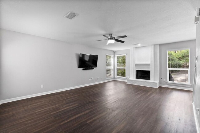 Building Photo - 231 E Golden Arrow Cir