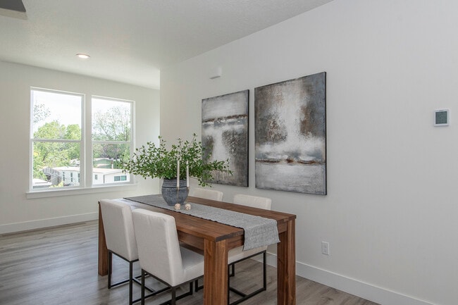 Building Photo - 478 E Violets Cv Ln