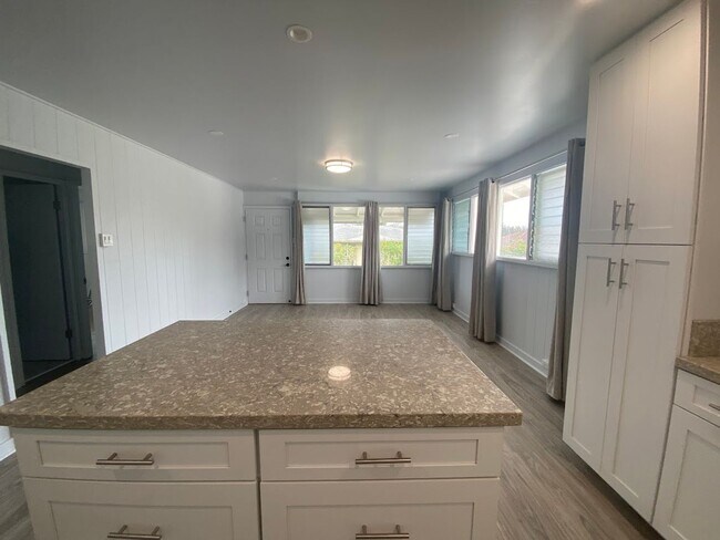 Building Photo - 439MAT