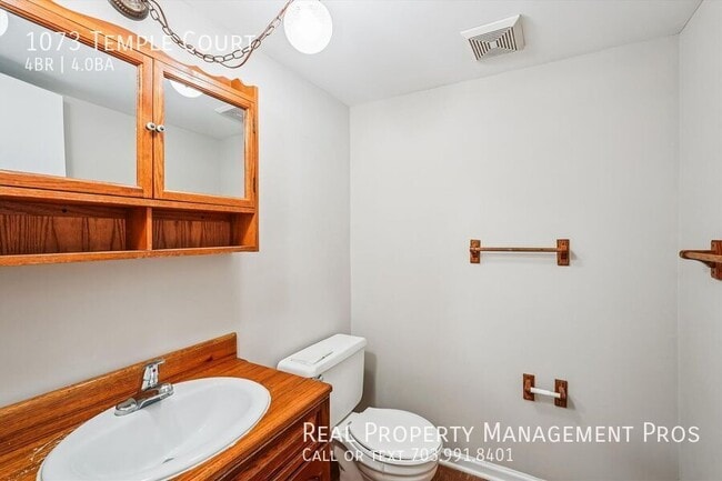 Building Photo - 1073 Temple Ct