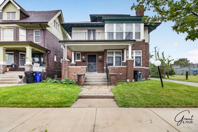 Building Photo - 58 Alger St
