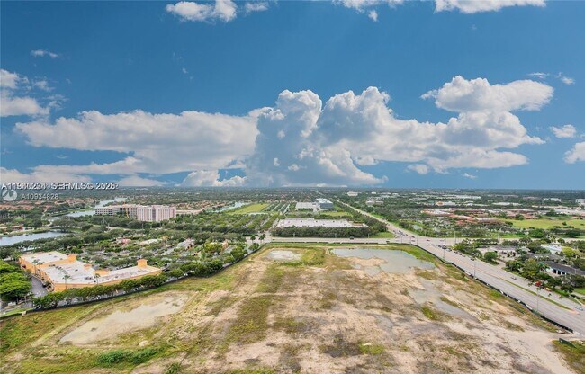 Building Photo - 2000 Metropica Wy