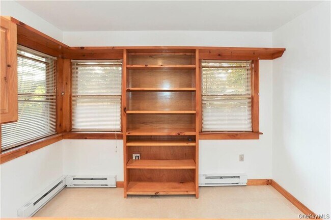 Building Photo - 4 1st St