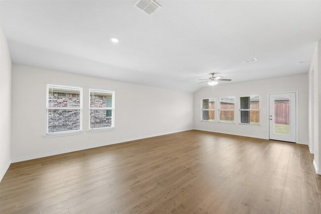 Building Photo - 1332 Pierce Ln