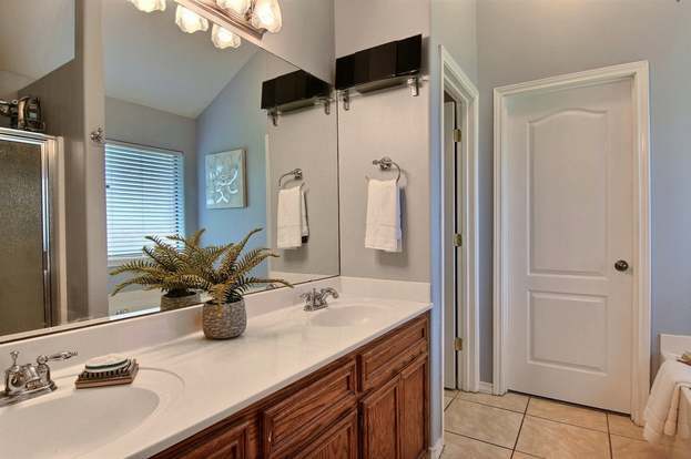 Building Photo - 2542 Windrose Dr