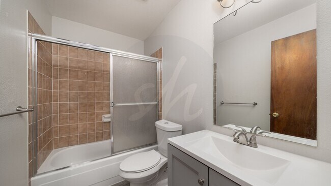 Building Photo - 2580 W Bijou St