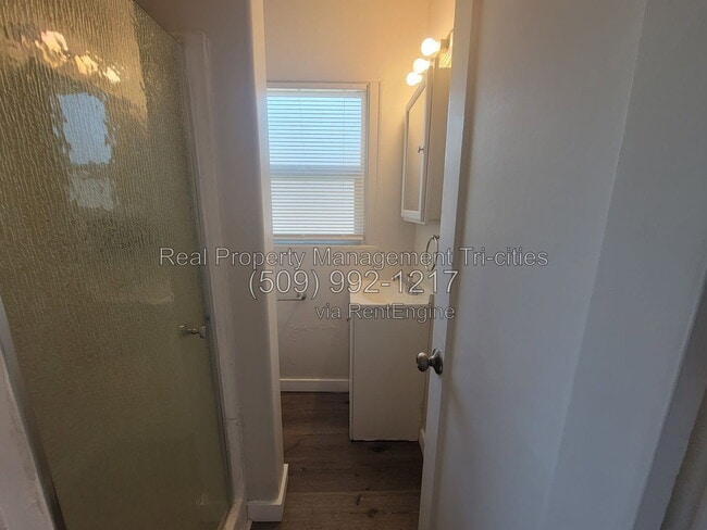 Building Photo - 1307 W Shoshone St