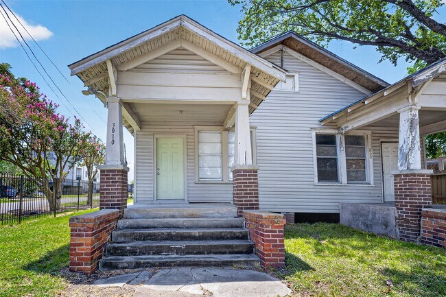 Building Photo - 3010 Garrow St
