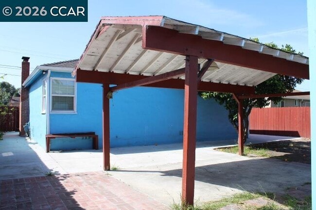 Building Photo - 2337 Rumrill Rd