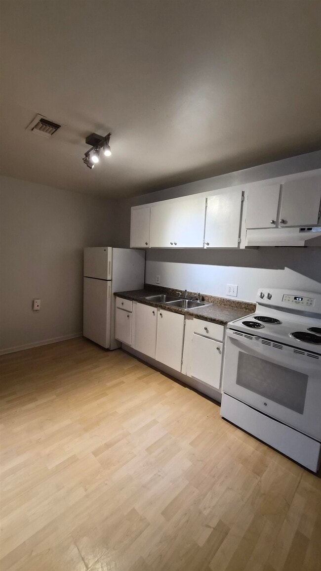 Building Photo - 329 Mabry St