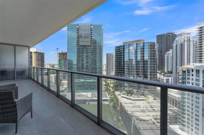 Building Photo - 1300 Brickell Bay Dr