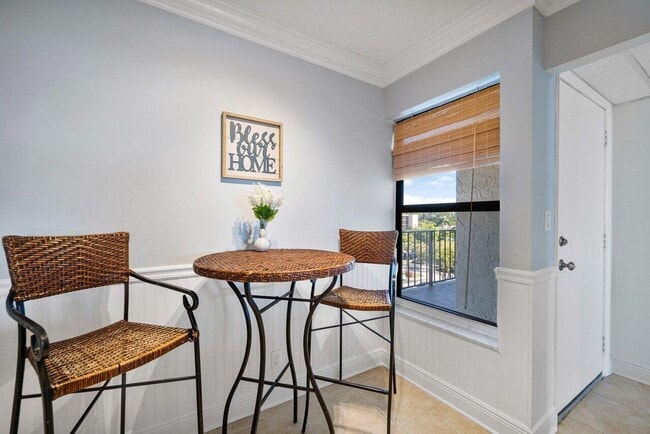 Building Photo - 9 Royal Palm Way