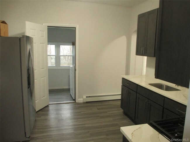 Building Photo - 40 W Broad St