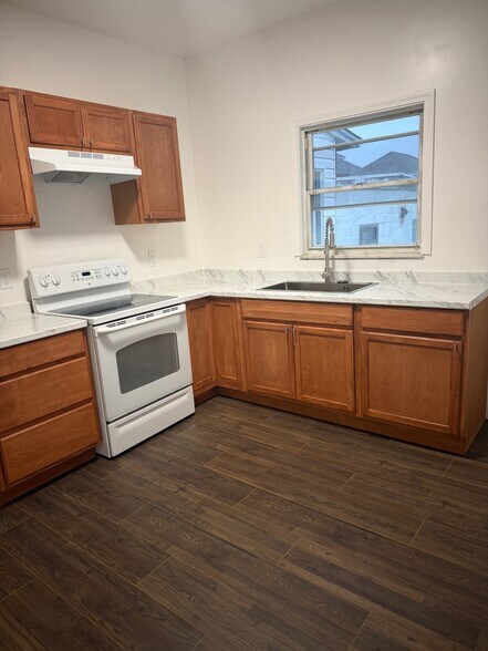 Building Photo - 1131 Knox St