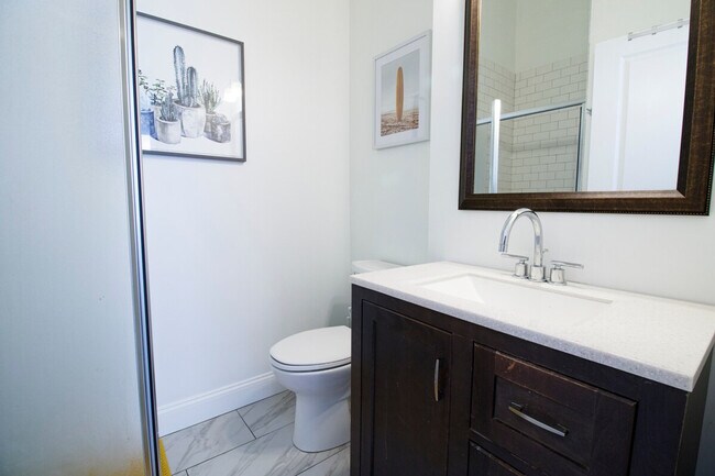 Building Photo - 27 Lambert St