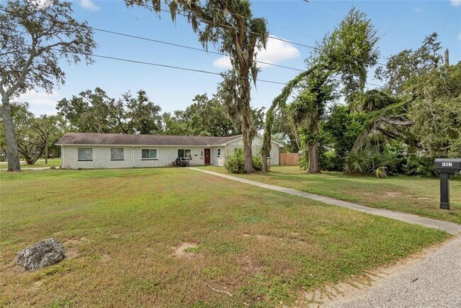 Building Photo - 1601 Alder Way