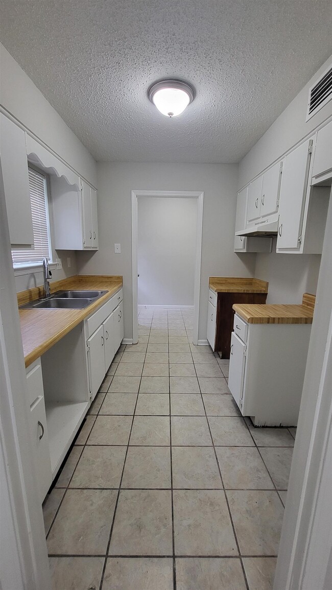 Building Photo - 3823 Rainford Dr