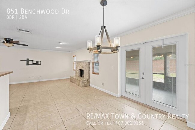 Building Photo - 851 Benchwood Dr