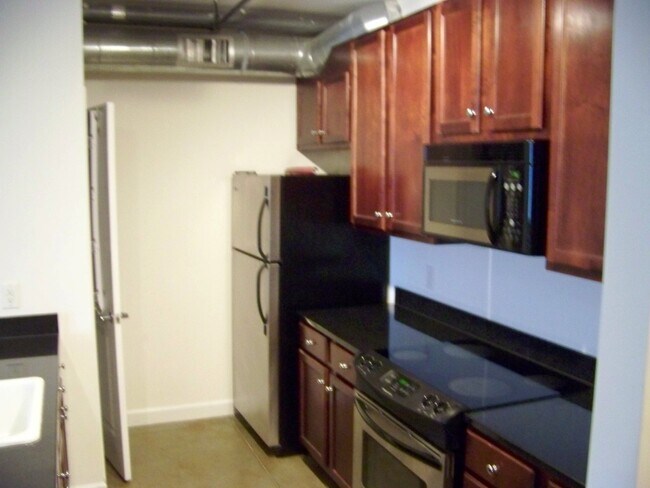 Building Photo - 1 BR / 1 BA Fabulous, One Bedroom in Manchester, Available June 1st!