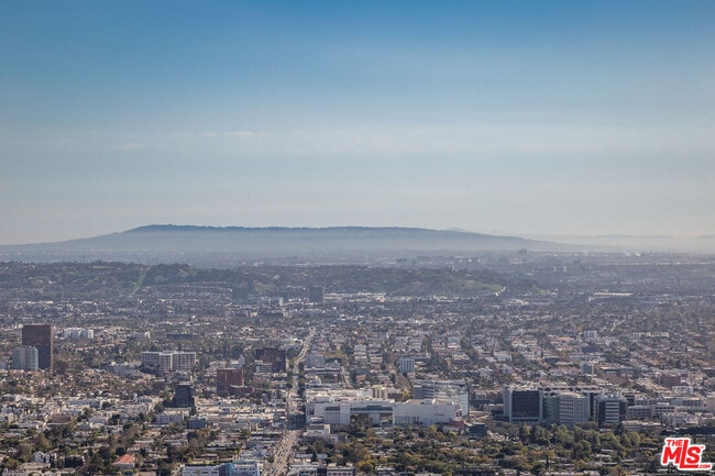 Building Photo - 8506 Magnolia Dr