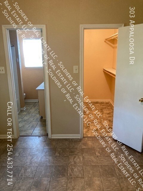 Building Photo - 303 Appaloosa Dr