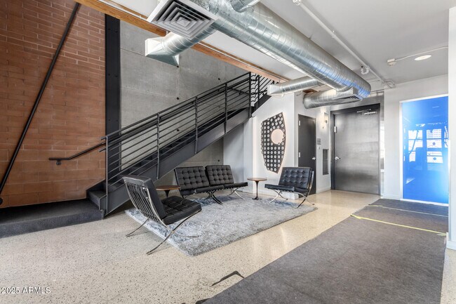 Building Photo - 1326 N Central Ave