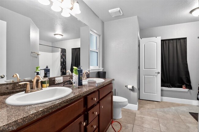 Building Photo - 4301 NW 36th Pl