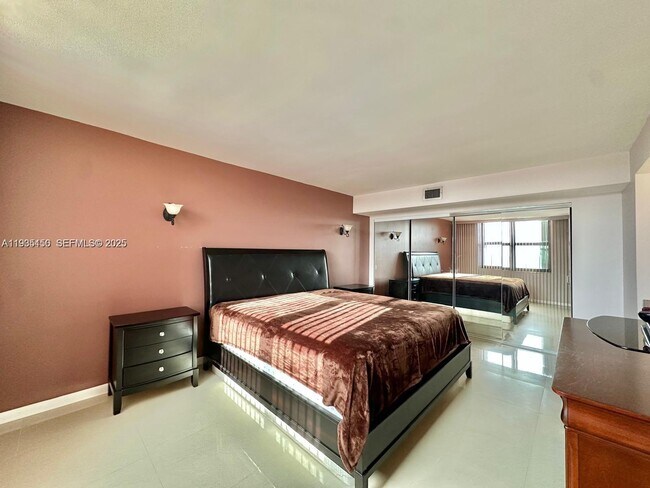 Building Photo - 2401 S Ocean Dr