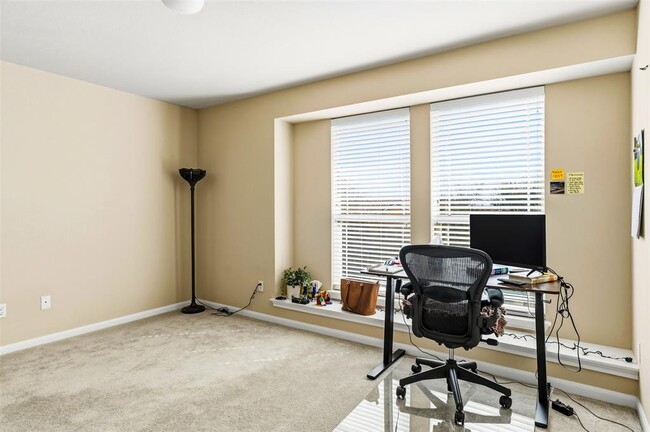 Building Photo - 14504 Broadwinged Hawk Dr