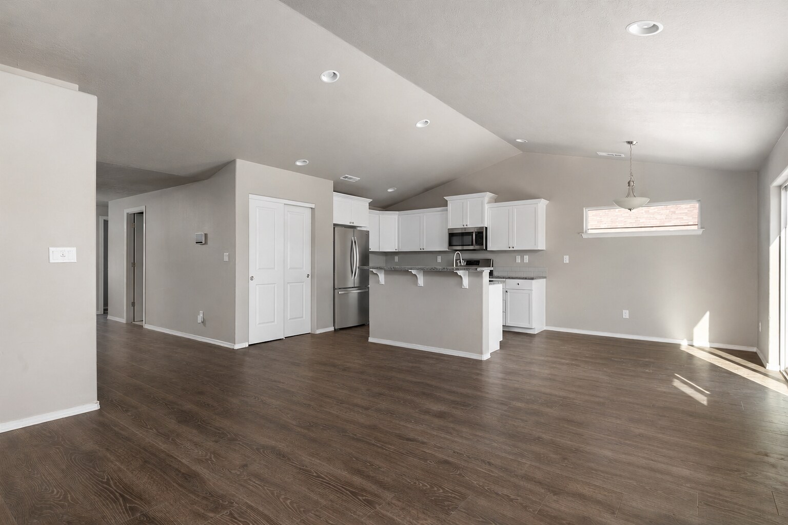 Building Photo - 627 Marysville Way