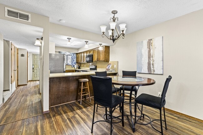 Building Photo - 214 Metz Dr