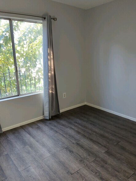 Building Photo - 2100 Pinon Springs Cir