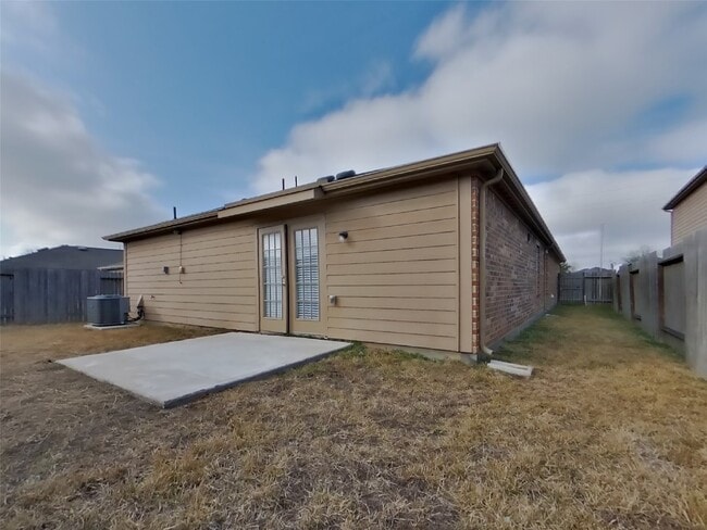 Building Photo - 424 Palomino Stand Dr