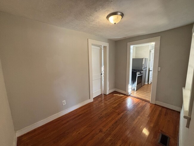 Building Photo - 2218 Camille Dr