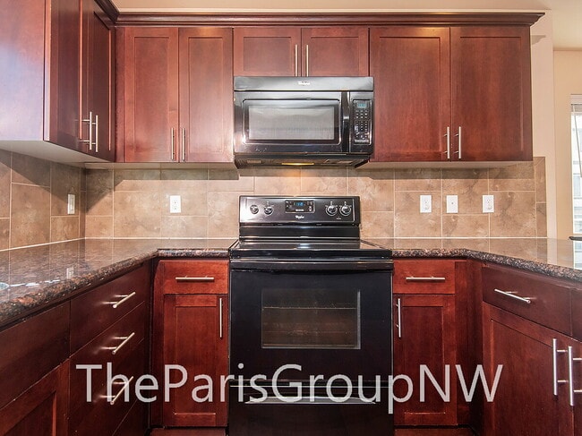 Building Photo - **PROPERTY LEASED** Spectacular Serene Lake 2012 TH – Great Location!