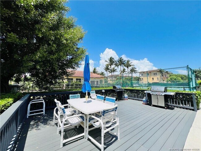 Building Photo - 7440 S Ocean Dr