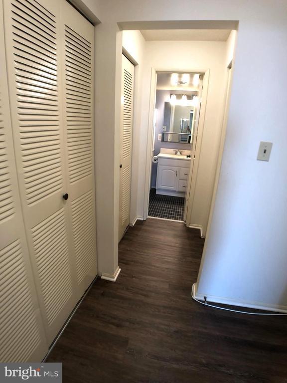 Building Photo - 118 Monroe St