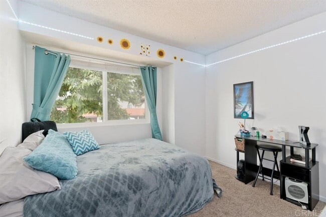 Building Photo - 10235 Bell Gardens Dr