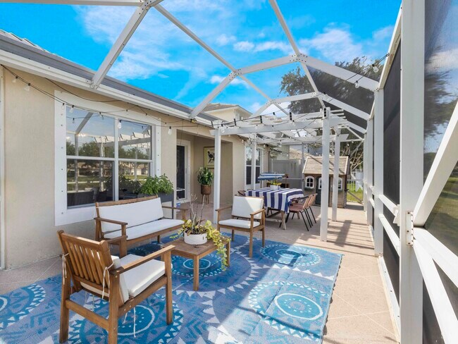 Building Photo - 6821 Hendry Dr