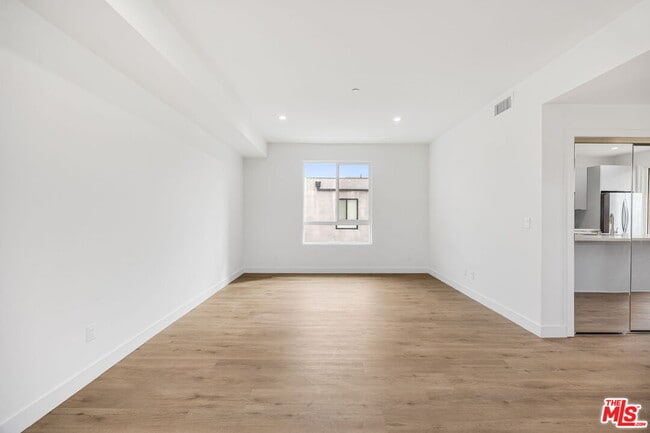 Building Photo - 11255 Hatteras St