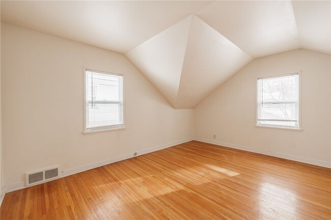 Building Photo - 131 Edgemont Rd