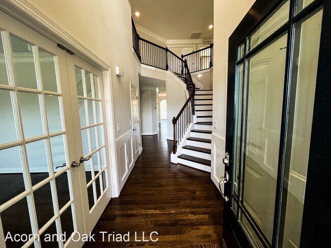 Building Photo - 4 br, 3.5 bath House - 7920 Northwest Mead...